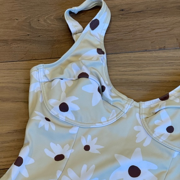 DO NOT BUY - Hold For @stephielea Zulu & Zephyr Paper Flower One Piece Swim Suit - Picture 3 of 14